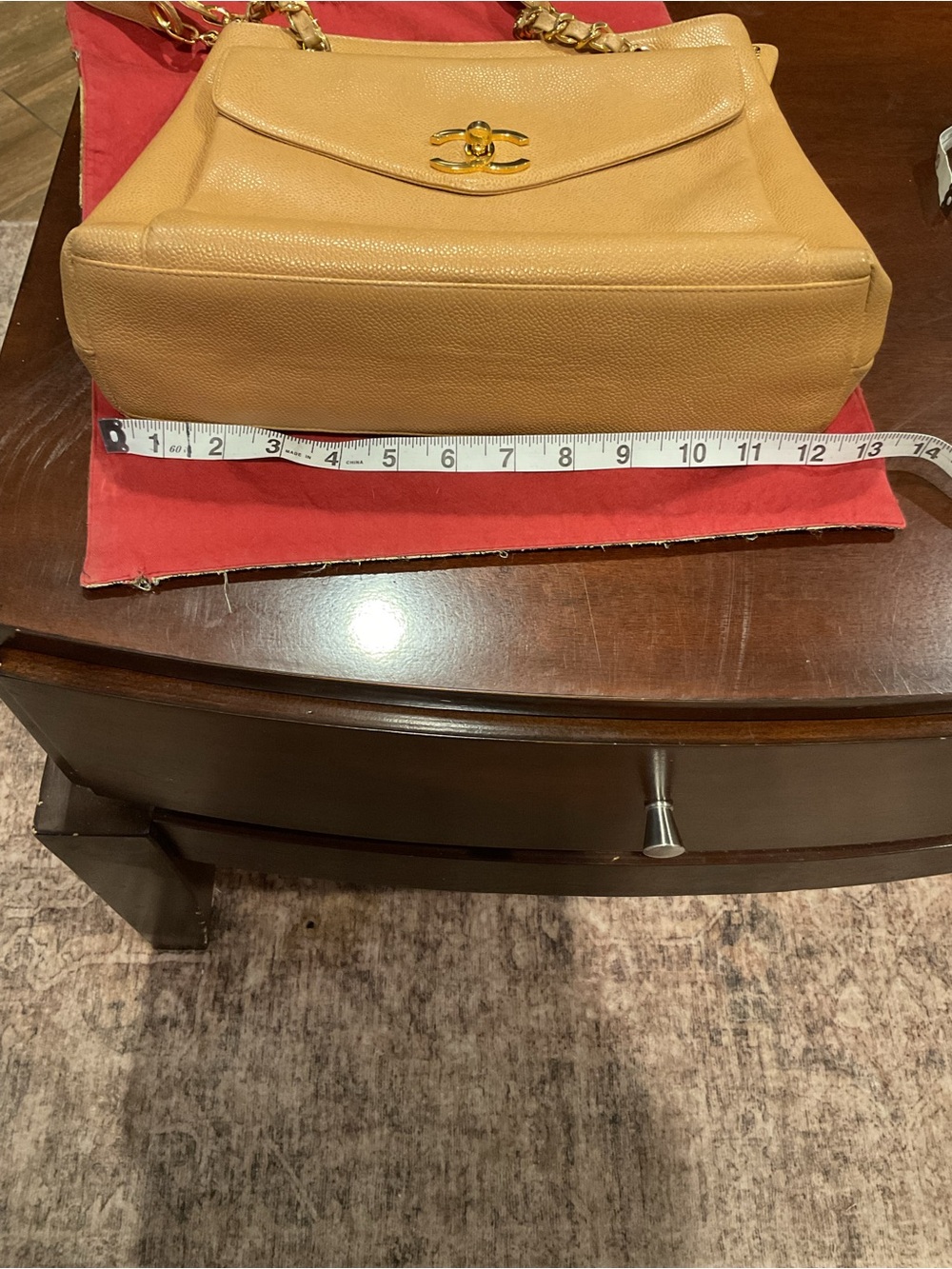 CHANEL Beige Leather Shoulder Bag with Gold Chain Detail - Picture 12 of 15